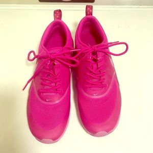 Nike Tennis Shoes